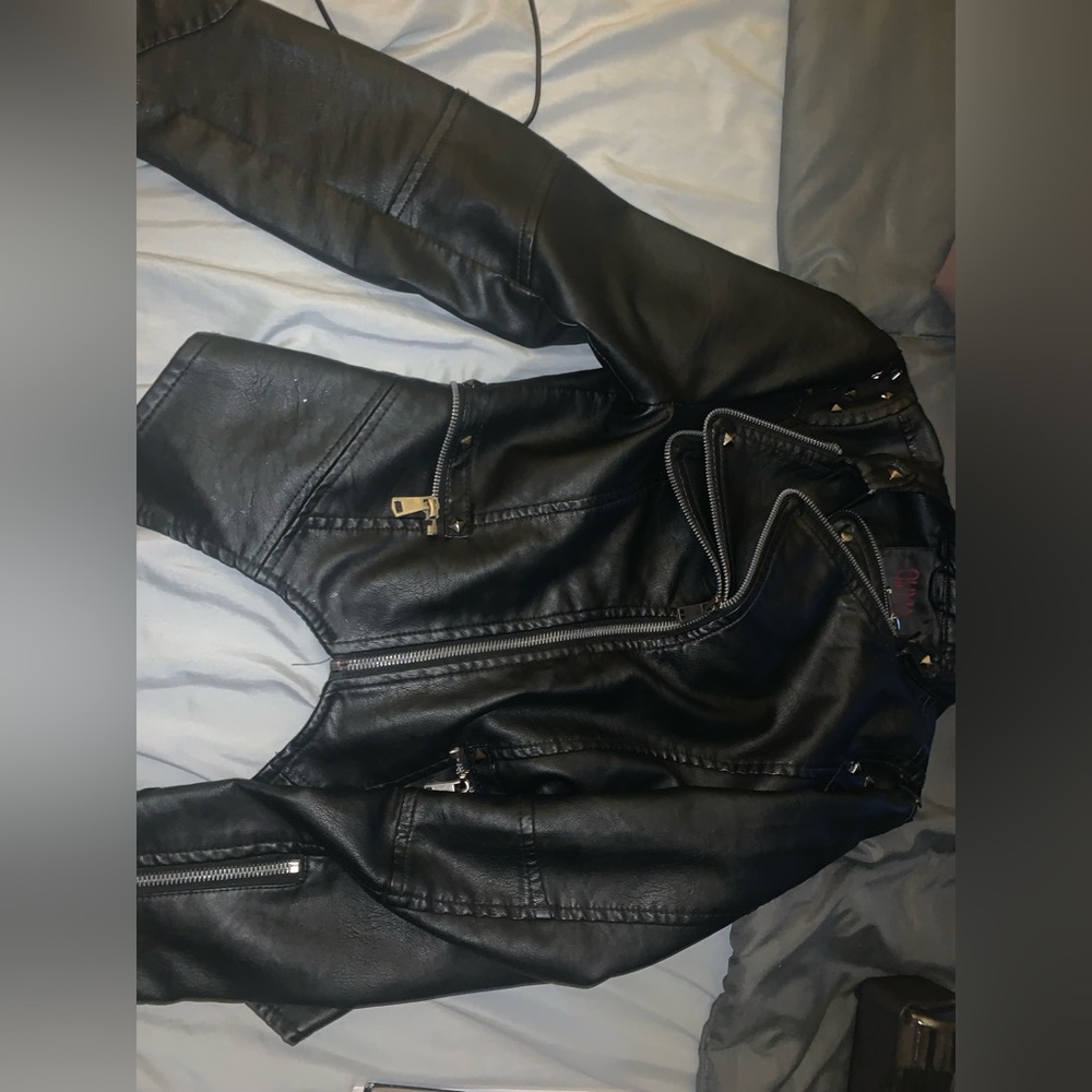 Female leather jacket - Picture 5 of 5